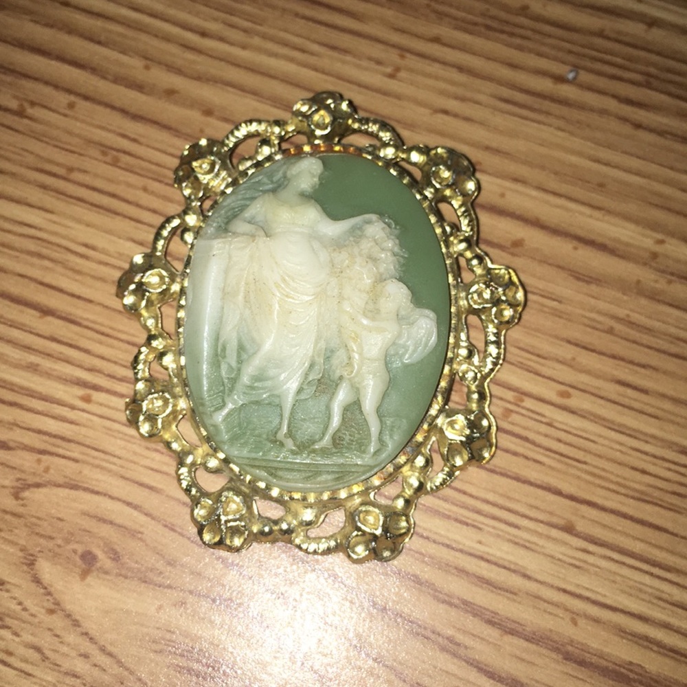 Lapel pin